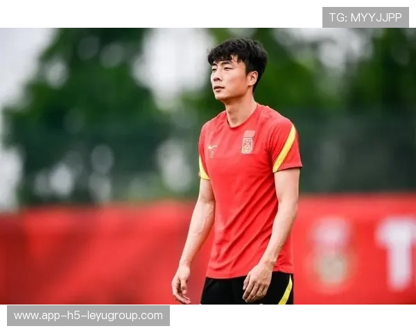 国家队训练风格微调：强化反击与高位压迫打法的实战解码