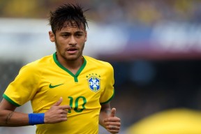 乐鱼体育下载-利物浦中场轮换效果显著，控场能力明显提升，利物浦买中场